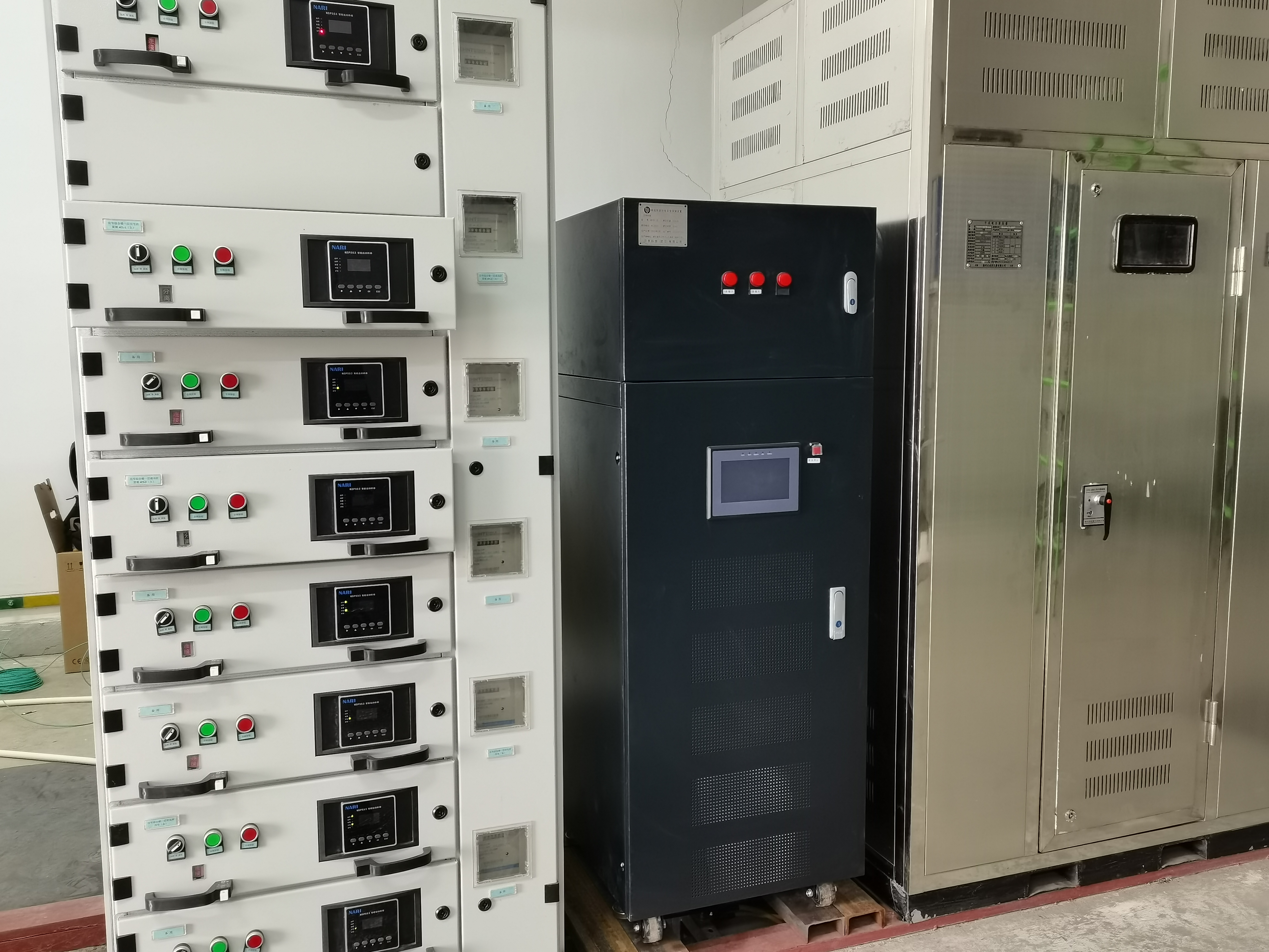 鐵路高精度寬幅穩壓電源系統